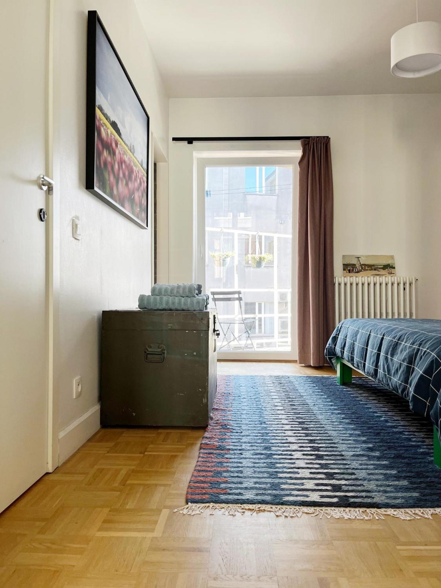 Trendy & Sunny Apartment In Гент Экстерьер фото