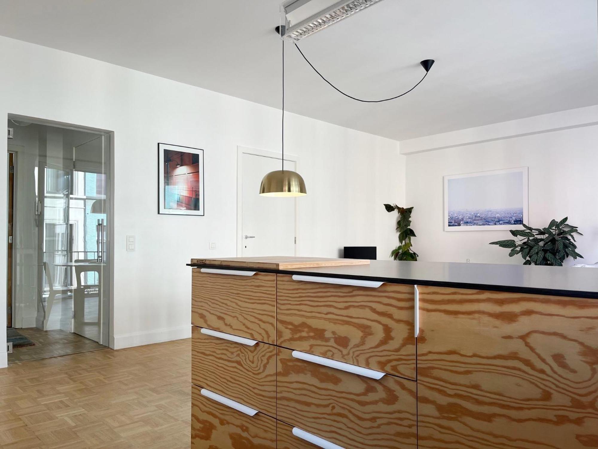 Trendy & Sunny Apartment In Гент Экстерьер фото