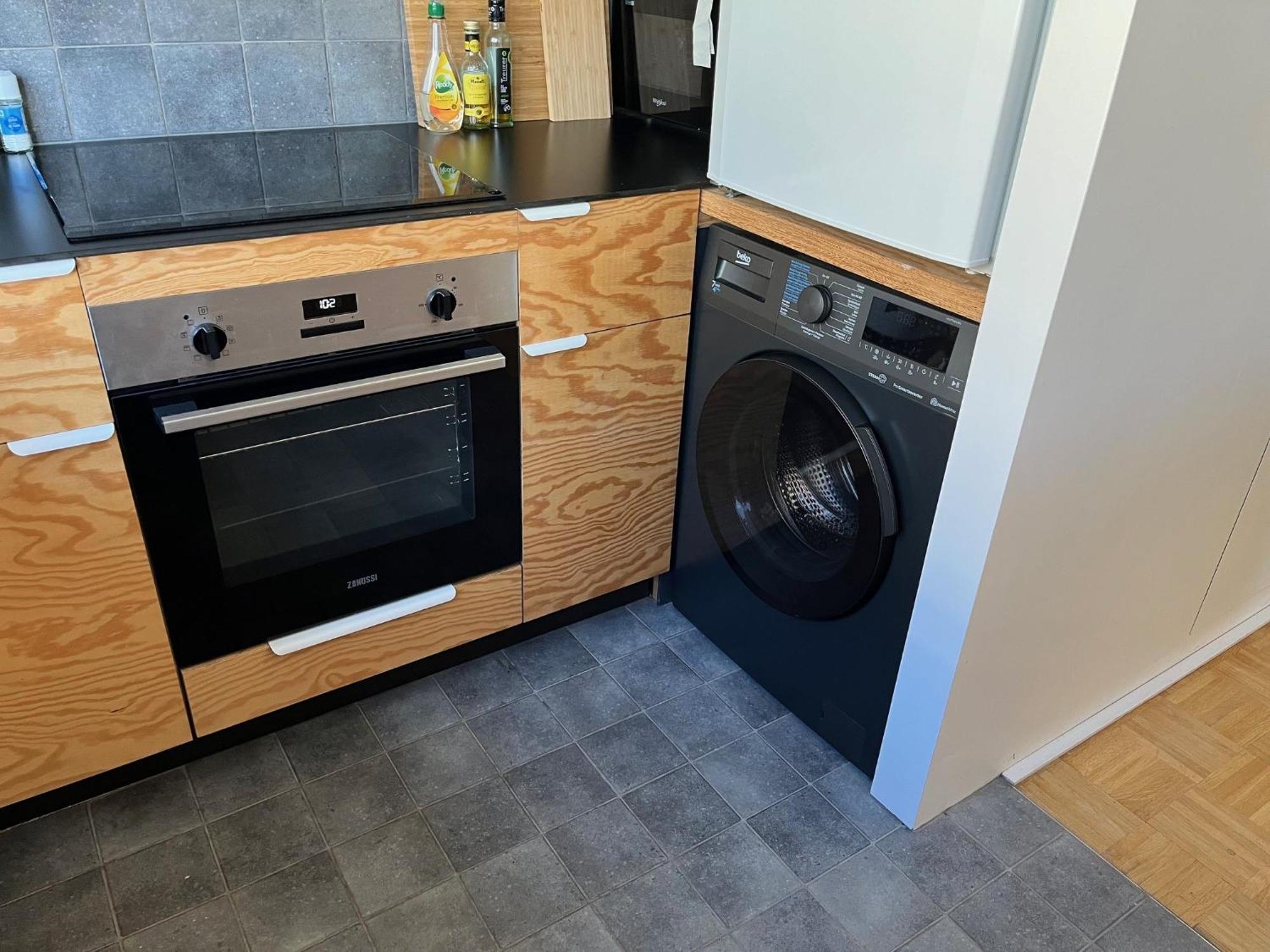 Trendy & Sunny Apartment In Гент Экстерьер фото